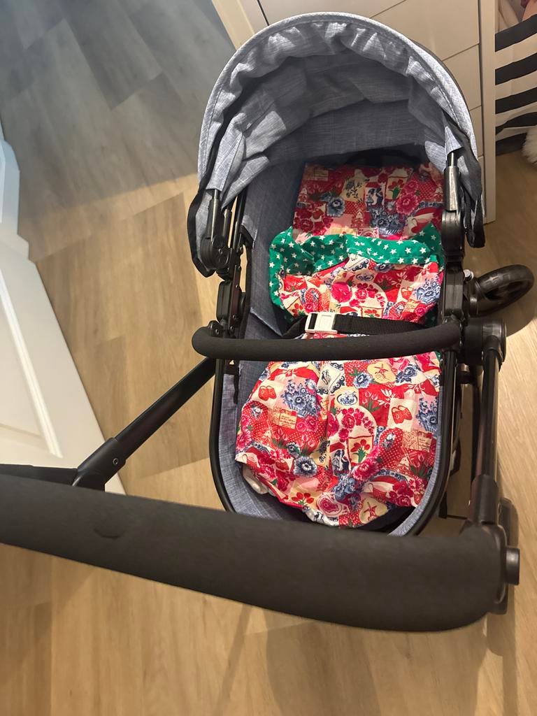 Kinderwagen met deken en kussen, Gebruikt, Verstelbare duwstang, Ophalen, Kinderwagen