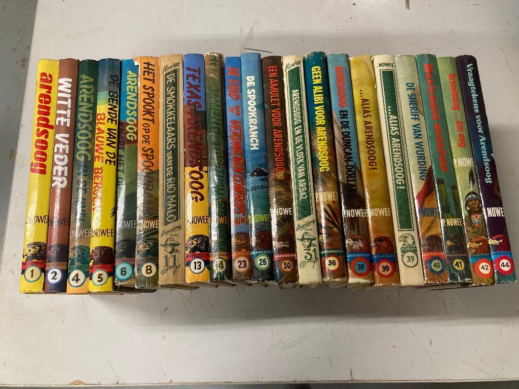 T.K. nog 7 delen van Arendsoog door P. Nowee zie lijst, Boeken, Ophalen of Verzenden, Gelezen, P. Nowee, Fictie algemeen