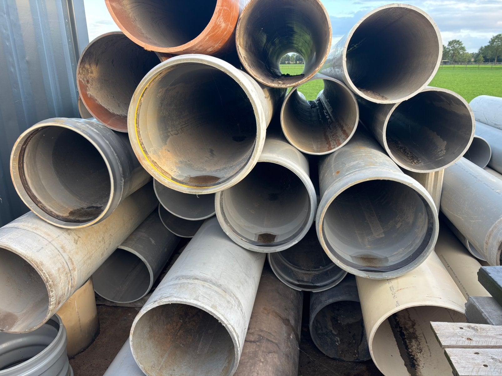 Gebruikte pvc buizen deels met schuifmof, Doe-het-zelf en Verbouw, Ophalen, Gebruikt, Pvc, 4 tot 6 meter