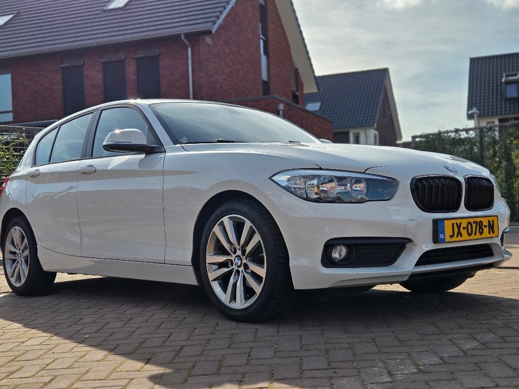 BMW 1-Serie 116i 109pk 2016 Wit, Auto's, 1-Serie, 1280 kg, Zwart, Wit
