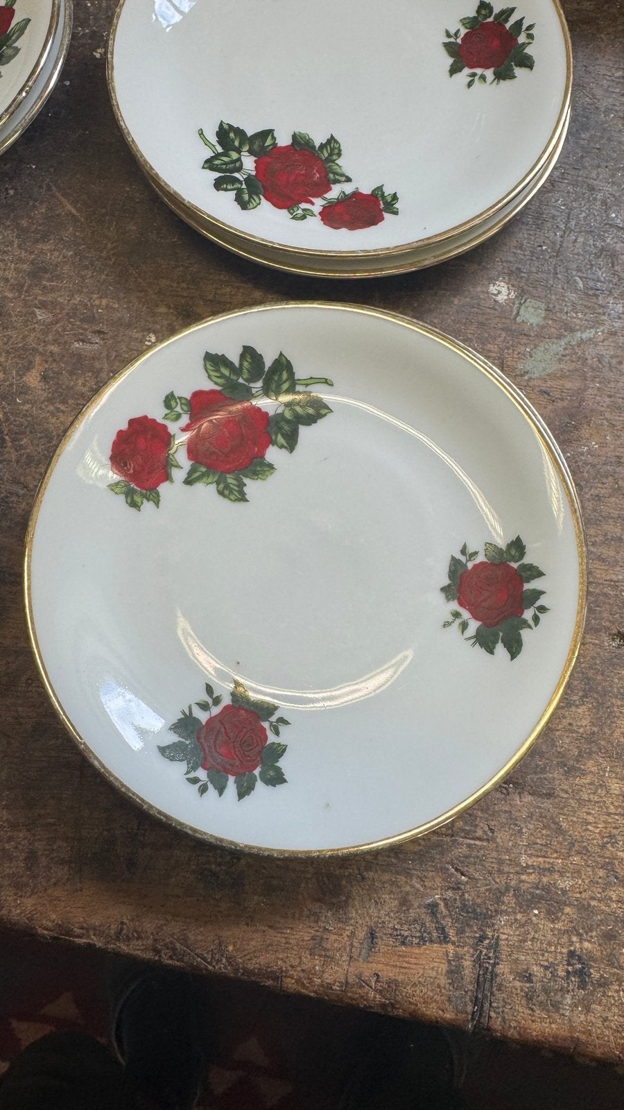 8 Gebaksschoteltjes met Rode Rozen Decoratie, Gebruikt, Vintage, Ophalen of Verzenden, Bord(en)
