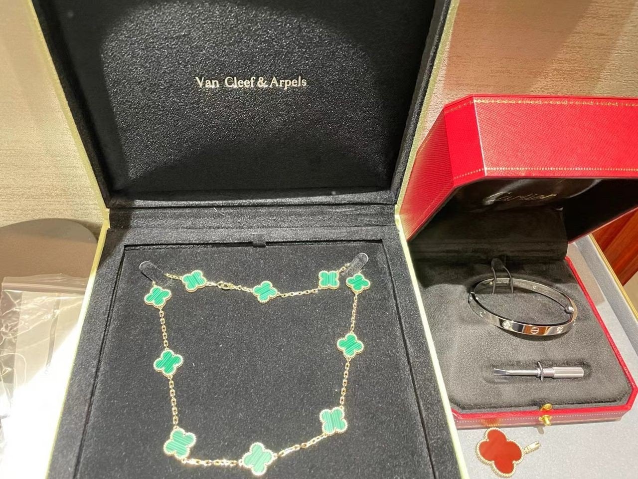 Exclusieve sieraden Cartier, Bvlgari, Van Cleef etc, Ophalen of Verzenden, Nieuw, Goud, Goud