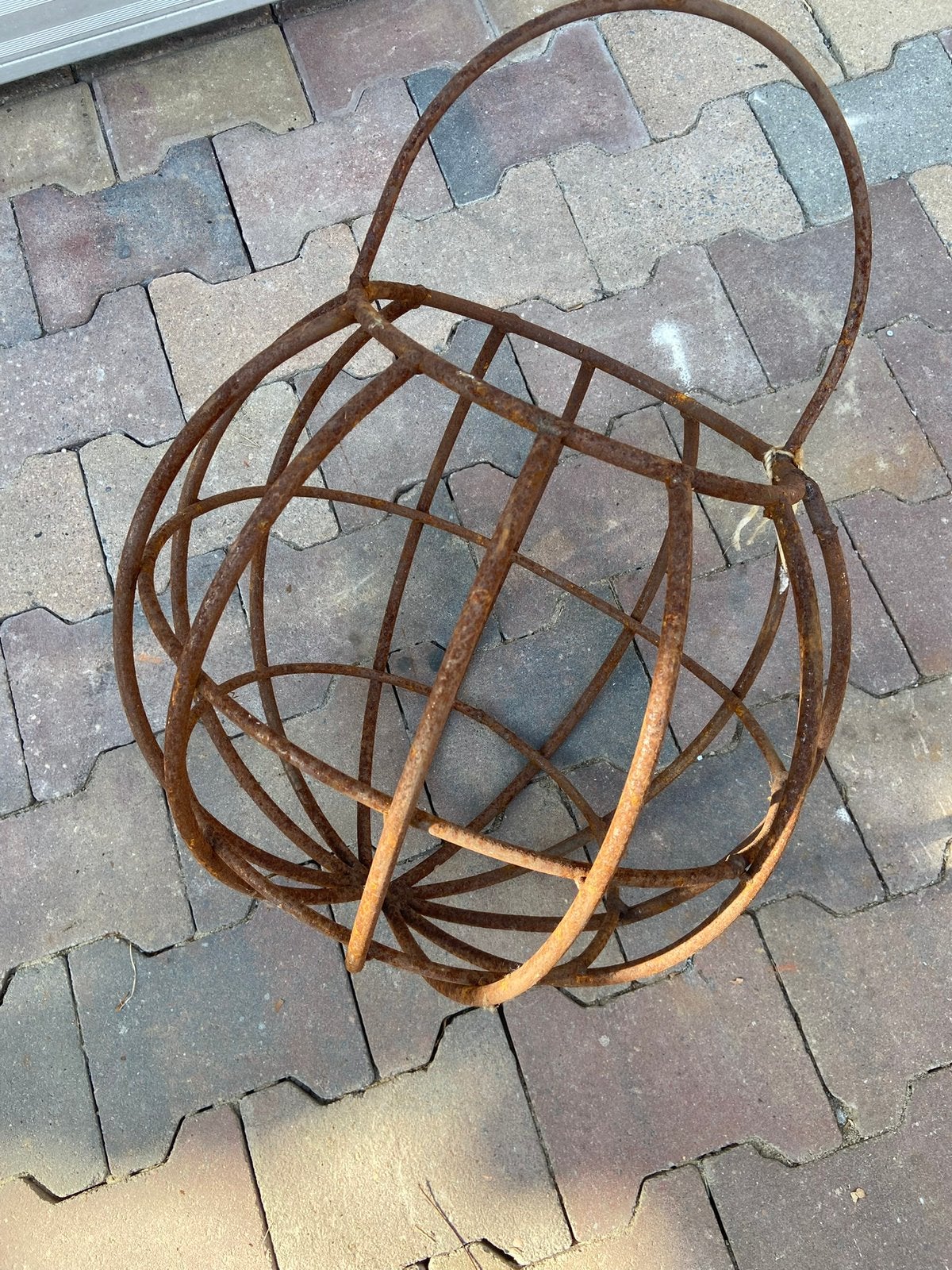 Metalen bol als plantenhanger. Hanging Basket., Minder dan 30 cm, Rond, Ophalen of Verzenden, Zo goed als nieuw