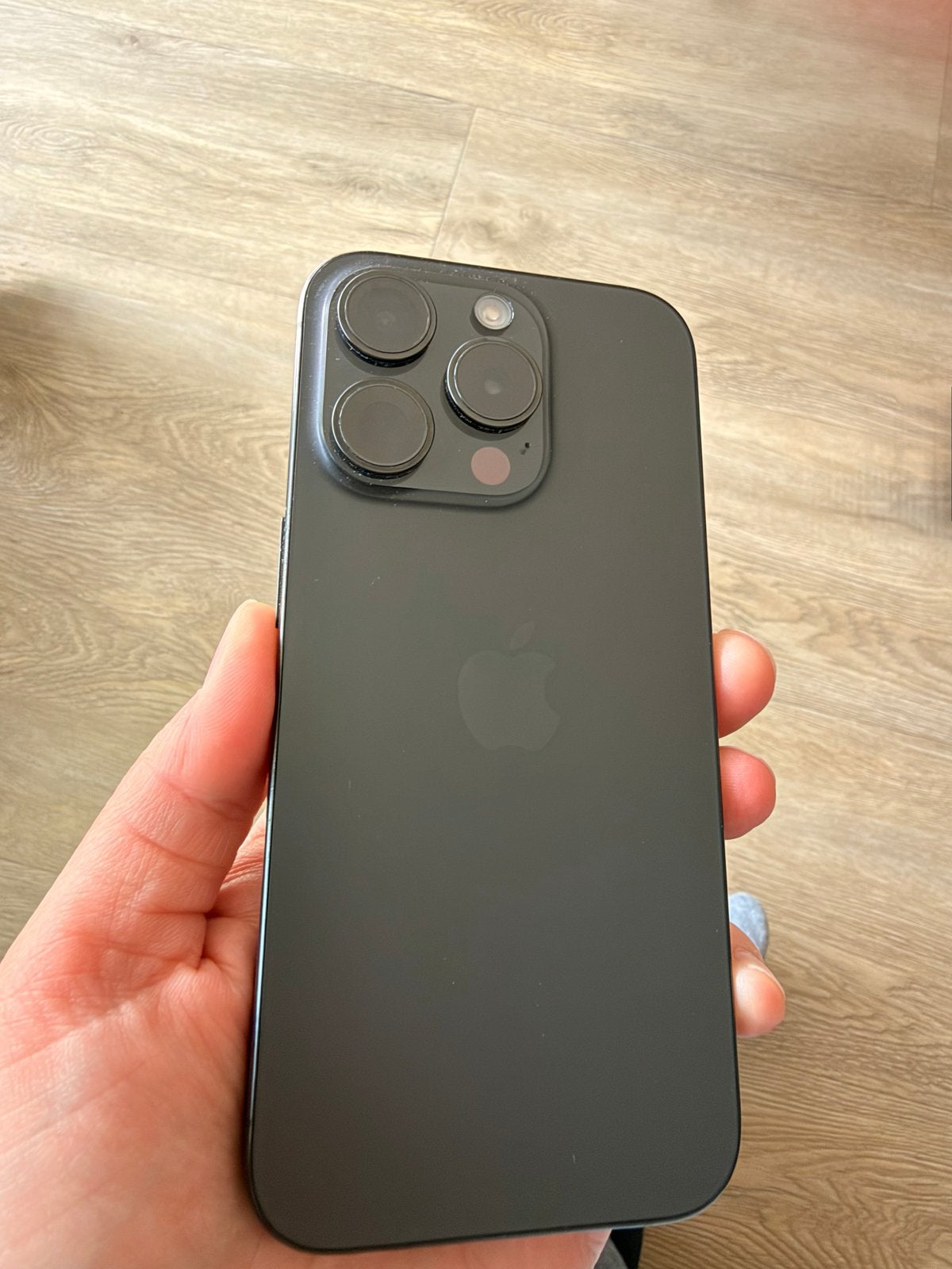 Foto 7 van Iphone 15 pro, zeer goede staat, batterij 79%