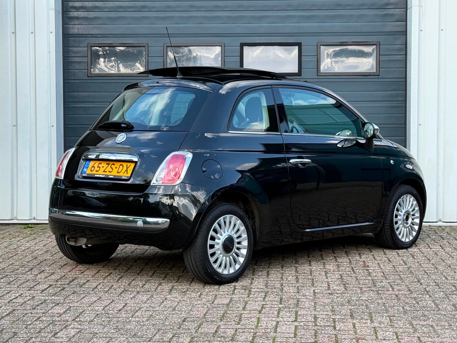 Fiat 500 1.2 Lounge CLIMA / PANORAMA / SCHUIFKANTELDAK, Voorwielaandrijving, Gebruikt, 1242 cc, 4 cilinders
