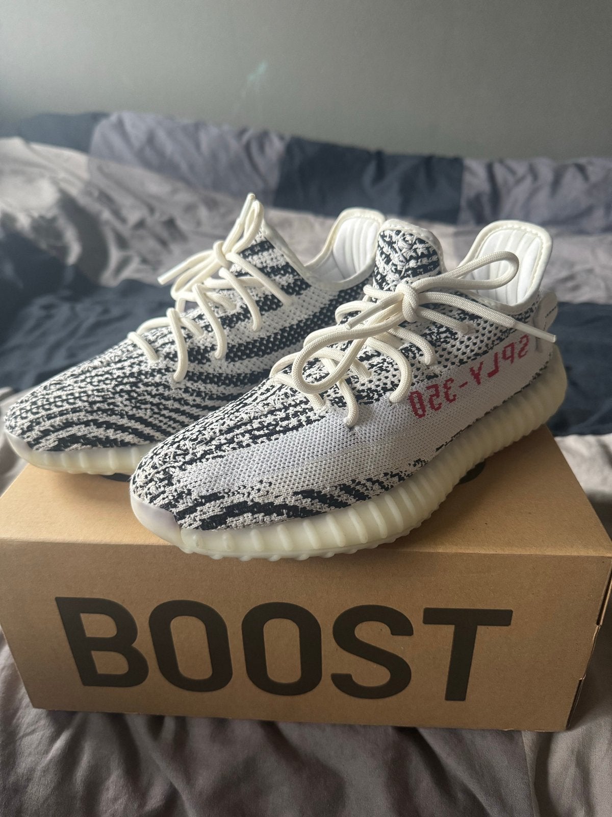 Yeezy Boost 350 V2 - Zebra | Maat 41 1/3, Wit, Nieuw, Ophalen of Verzenden, Sneakers of Gympen