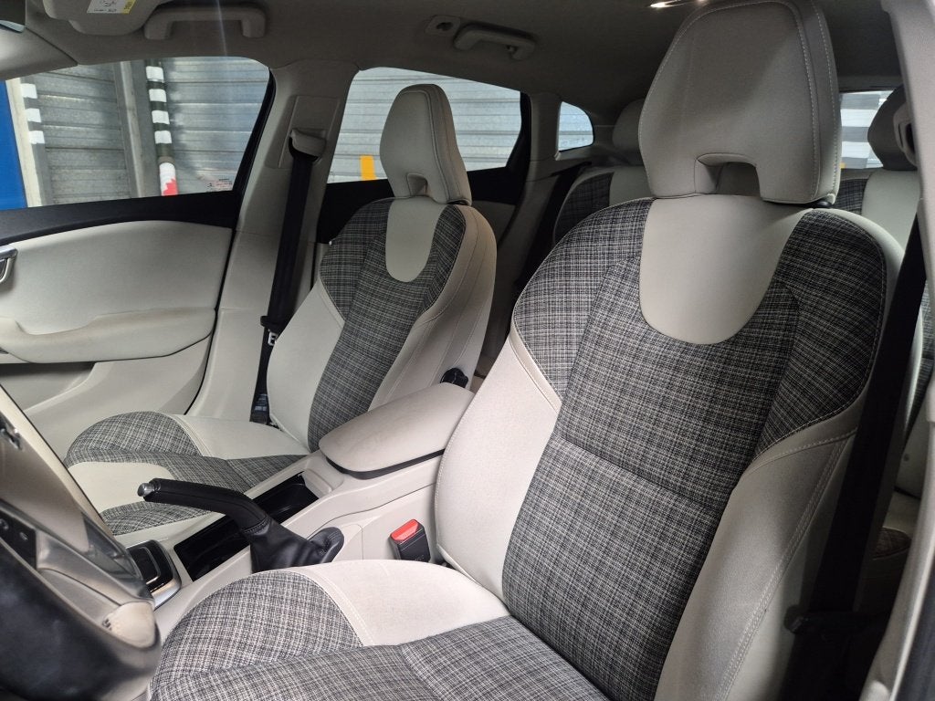 Volvo V40 T2 122PK Edition+ | Navigatie | Stoelverwarming |, Auto's, Volvo, Automaat, 12 maanden, Euro 6, Blauw