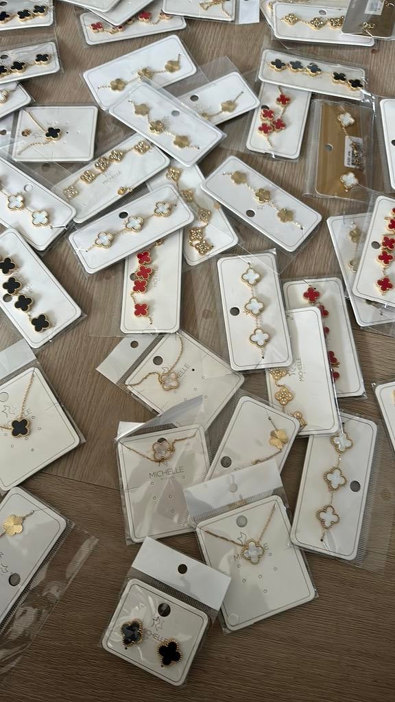 Klaver sieraden 5 euro per stuk, Ophalen of Verzenden, Nieuw, Overige kleuren, Overige materialen