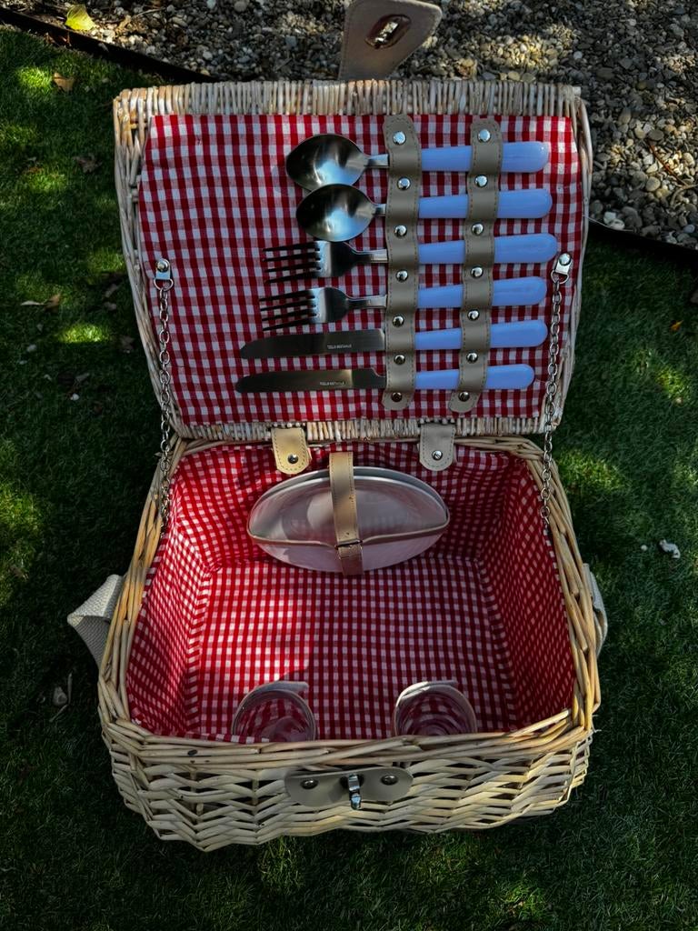Picknickmand compleet – servies & wijnglazen, Ophalen, Zo goed als nieuw