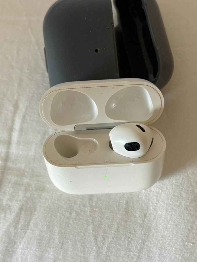 Apple Airpods 3, ALLEEN rechter Airpod, incl. oplaadcase, Ophalen of Verzenden, Zo goed als nieuw