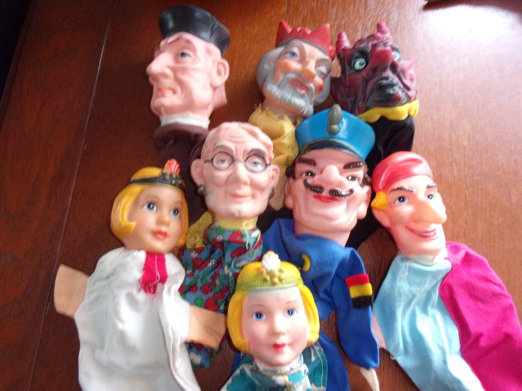 8 OUDE POPPENKASTPOPPEN (B), Ophalen of Verzenden