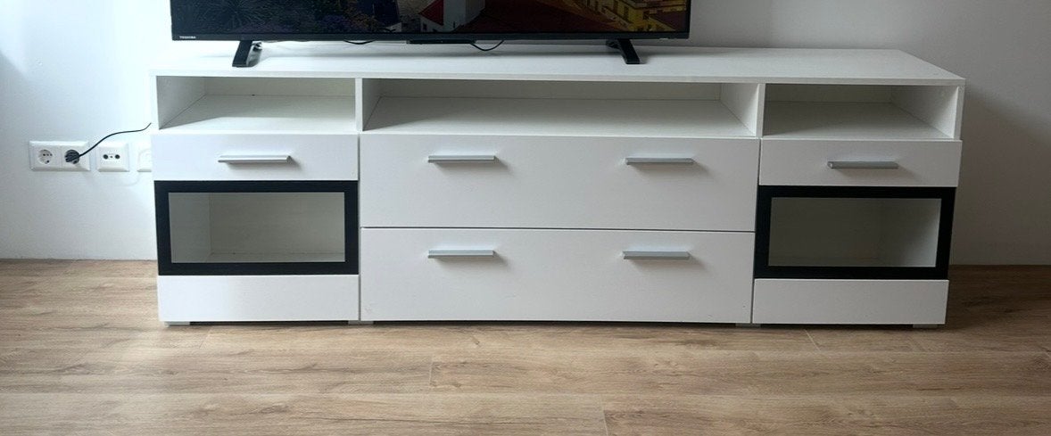 Moderne witte tv-meubel met opbergruimte, Ophalen, Kunststof, Gebruikt, 150 tot 200 cm