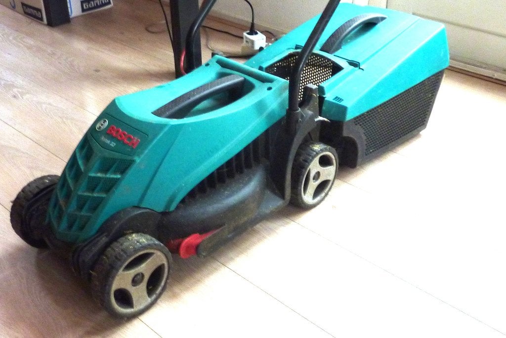 Bosch Rotac 32 voor onderdelen (versleten tandwiel), Ophalen, Cirkelmaaier, Gebruikt, Elektrische grasmaaier