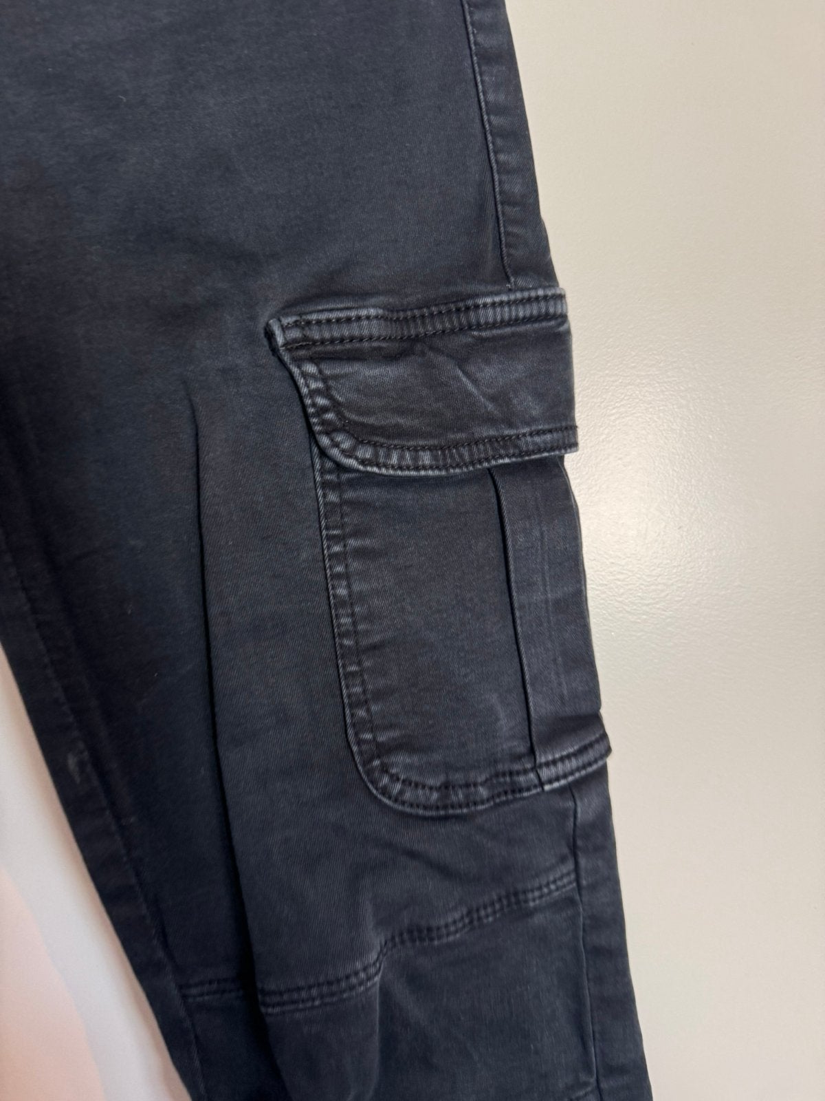 CARGO BROEK ZWART MAAT 36 €2,50 ONLY, Ophalen of Verzenden, Gedragen, Zwart, W28 - W29 (confectie 36)