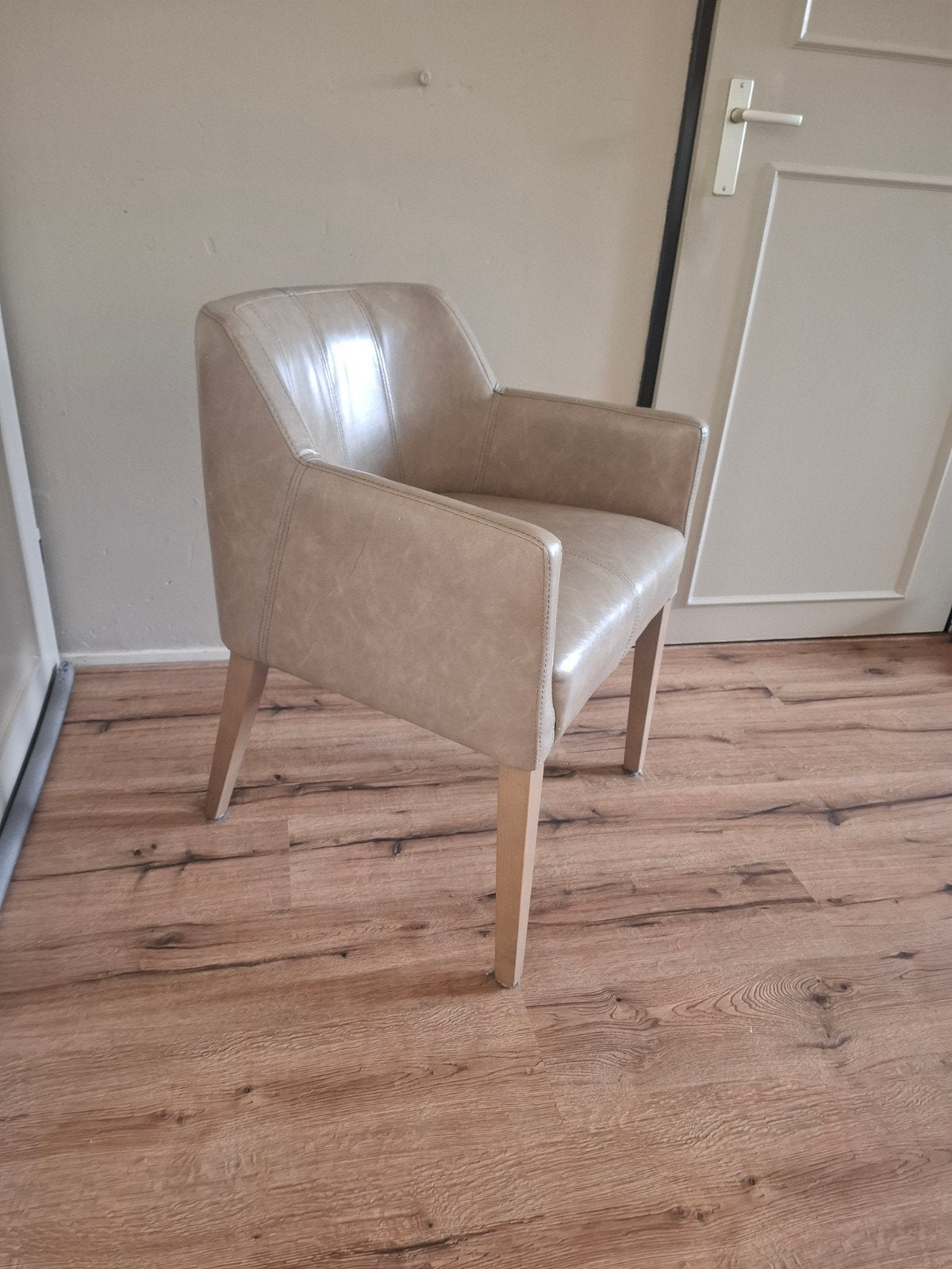Gratis eettafel stoelen, Huis en Inrichting, Stoelen, Ophalen, Gebruikt, Overige kleuren, Vier