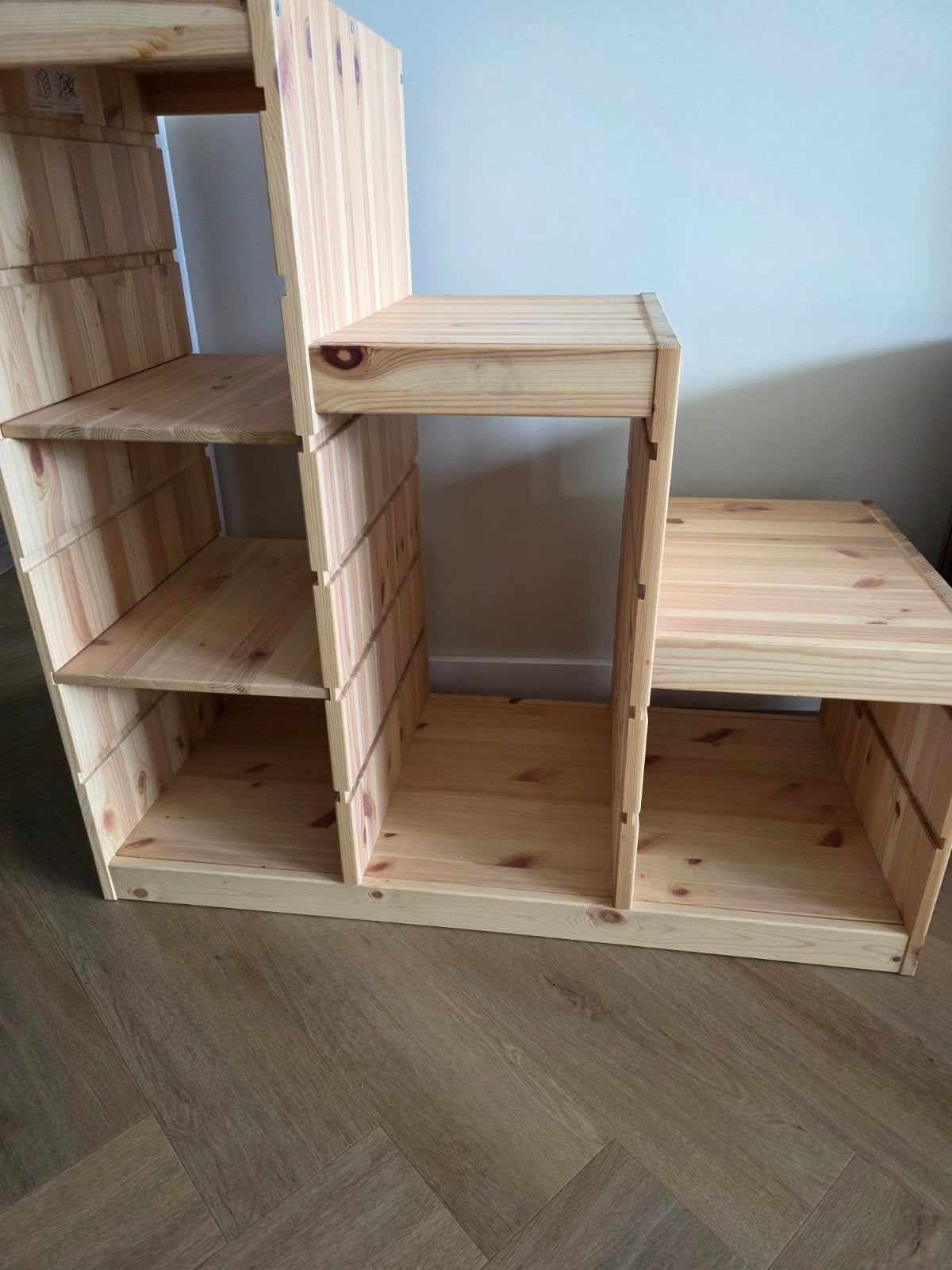 Houten trapkast / opbergkast met planken, Ophalen, Met plank(en), Gebruikt, 100 tot 150 cm