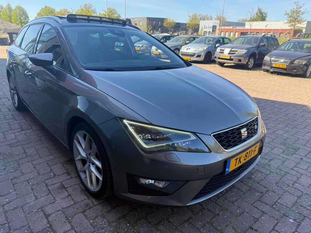 Seat Leon 2.0 TDI FR 184PK Dsg, Pano, Auto's, Navigatiesysteem, 4 cilinders, Leon, Diesel