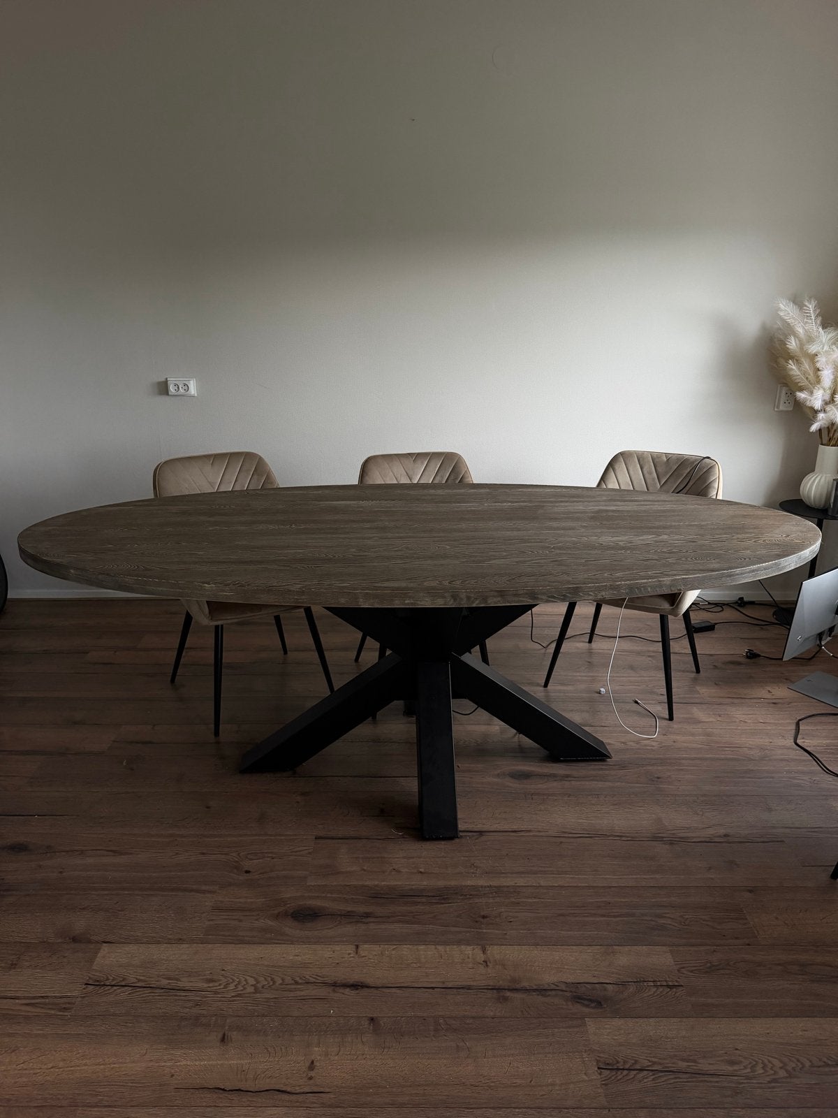 Eikenhouten eettafel, ovaal, kruis onderstel, Ophalen, 100 tot 150 cm, Eikenhout, Vijf personen of meer