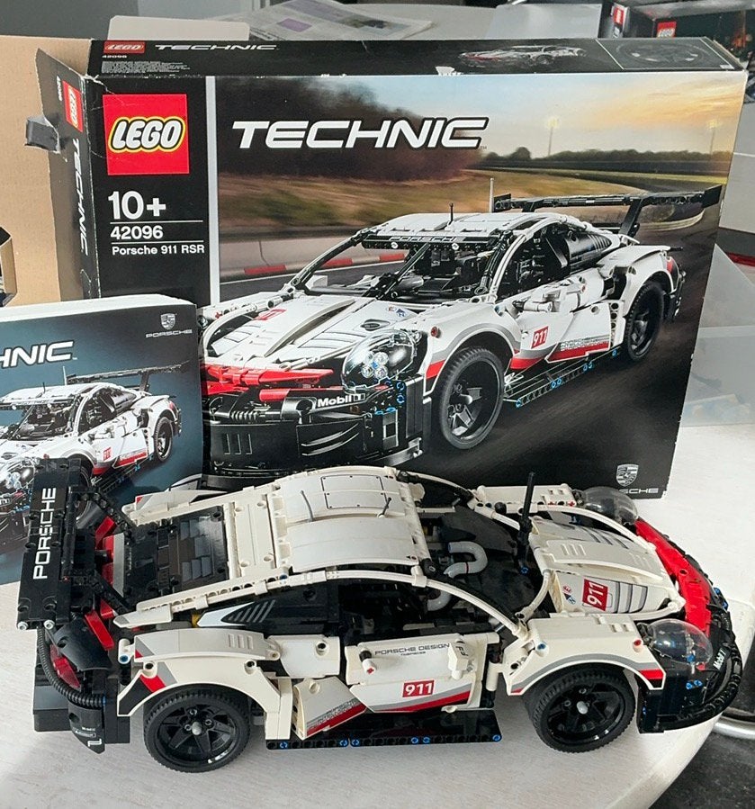 LEGO Technic Porsche 911 RSR - 42096. Met doos en bouwboek, Ophalen of Verzenden, Zo goed als nieuw