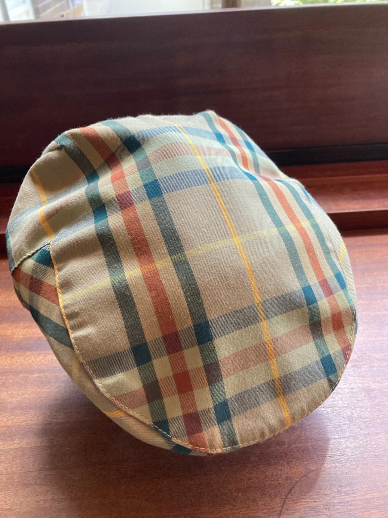 Klassieke geruite pet - Tijdloos design, Kleding | Dames, Hoeden en Petten, Ophalen of Verzenden, Zo goed als nieuw, One size fits all