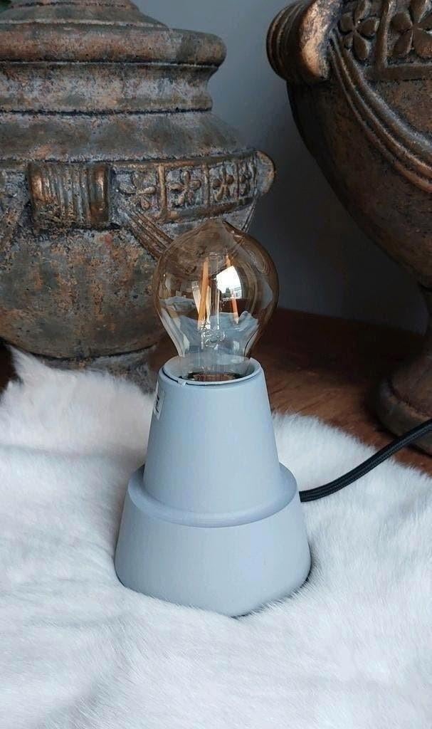 Tafellamp lichtgrijs Lamp Nachtlampje metaal grijs Nieuw, 11 cm, Overige materialen, Nieuw, Ophalen of Verzenden