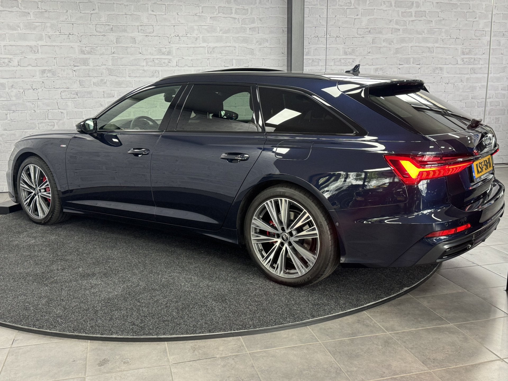 Audi A6 Avant 55 TFSI e quattro S-Line Competition B&O Pano, Auto's, Automaat, 136 pk, Gebruikt, 4 cilinders