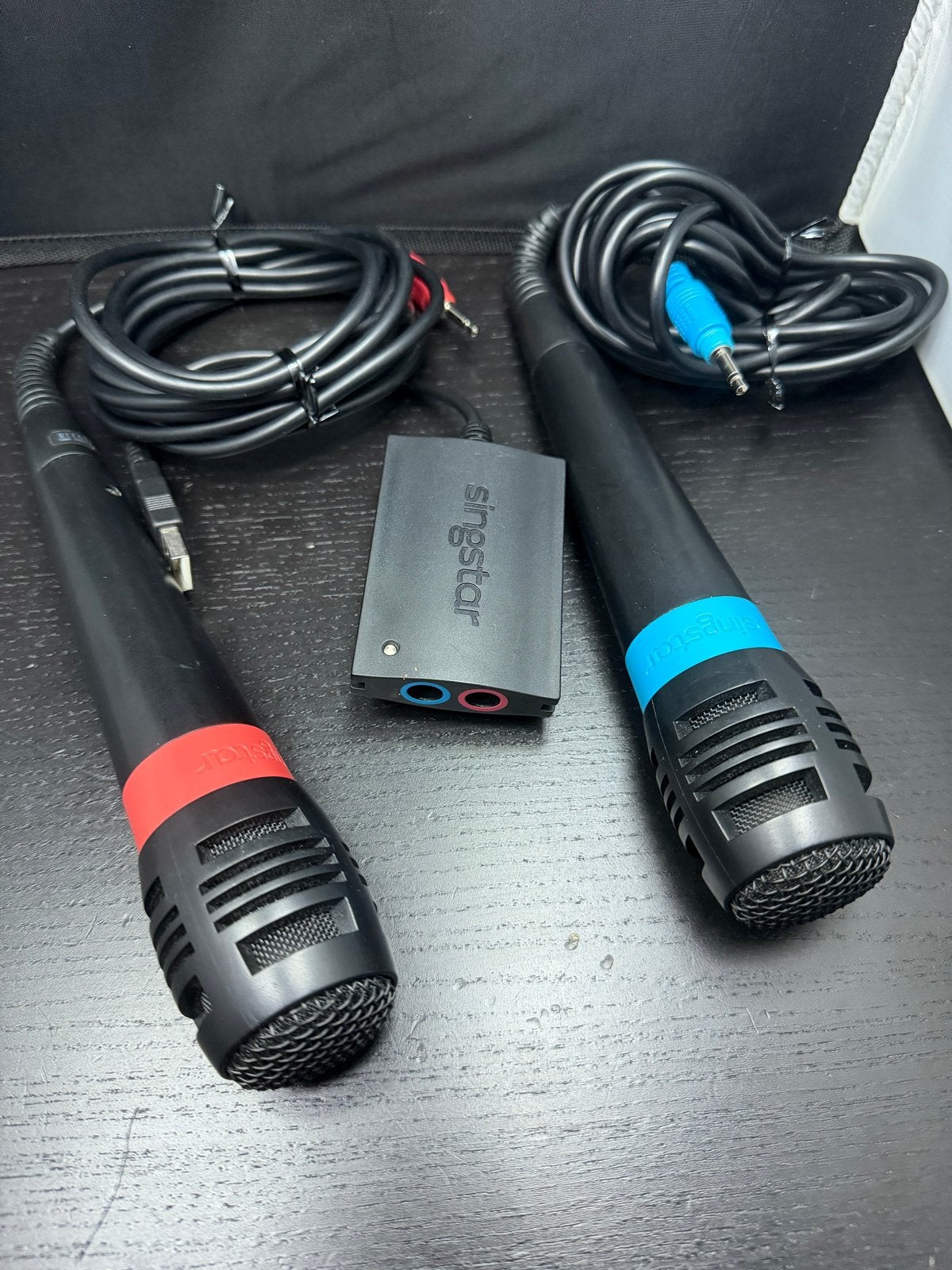 Sony SingStar microfoons rood & blauw + USB adapter PS2 PS3, Z, Microfoon, Ophalen of Verzenden, PlayStation 2