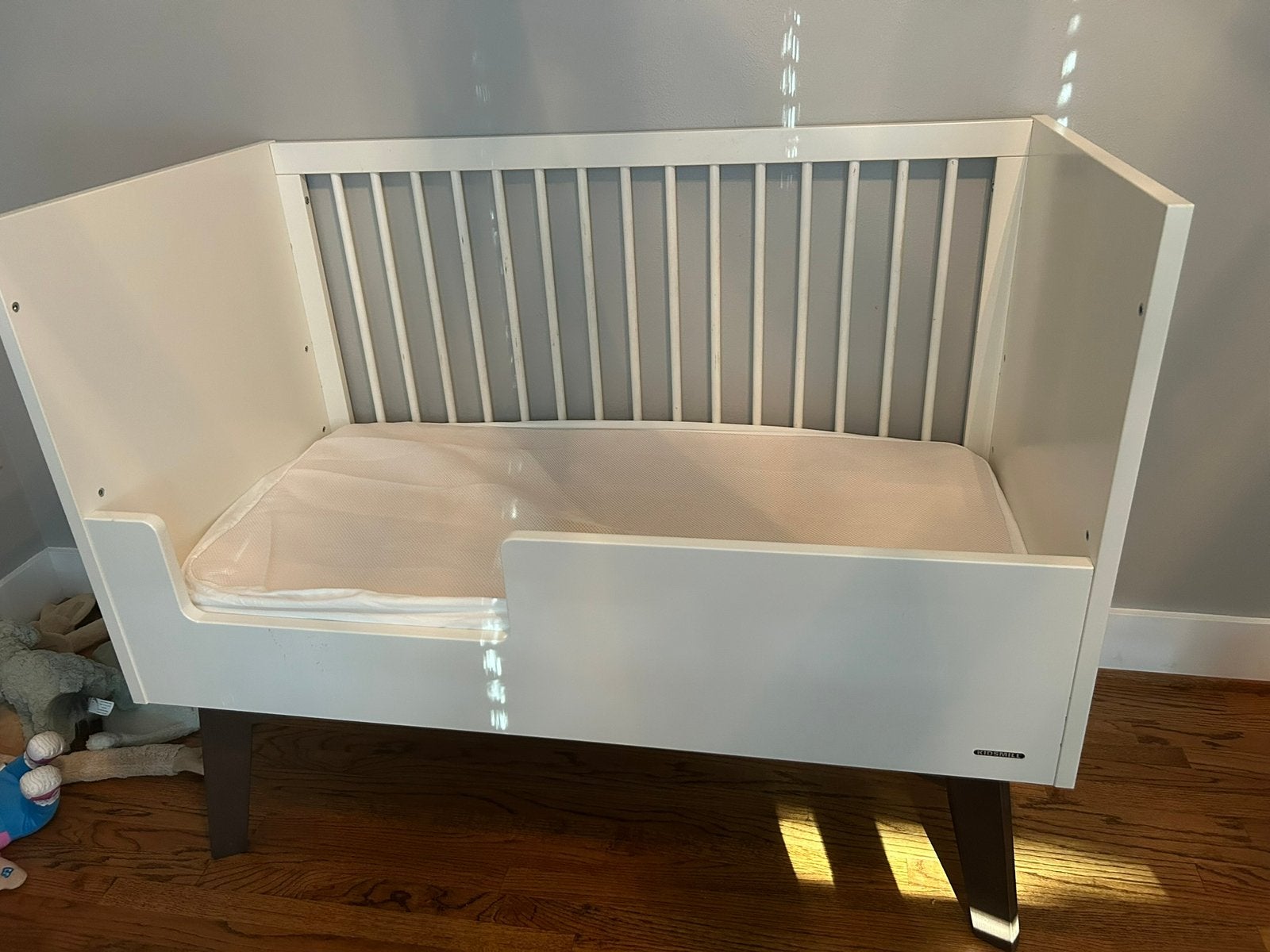 Kidsmill - Sixties - ledikant en commode, Ophalen, Gebruikt, Minder dan 140 cm, Minder dan 70 cm