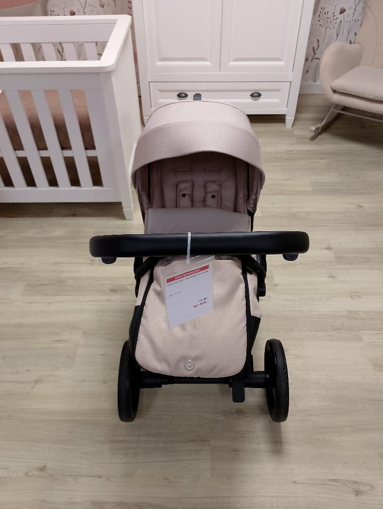Mutsy Nio Cosmic Sand + Voetenzak, Kinderen en Baby's, Overige Kinderen en Baby's, Zo goed als nieuw, Ophalen