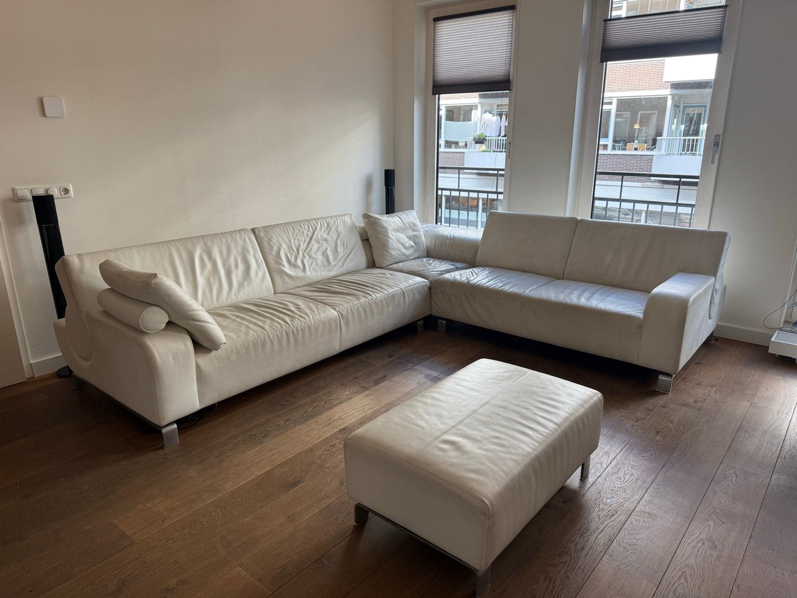 Leolux B-Flat Hoekbank met Hocker - Wit Leer, Ophalen, Gebruikt, Hoekbank, 300 cm of meer