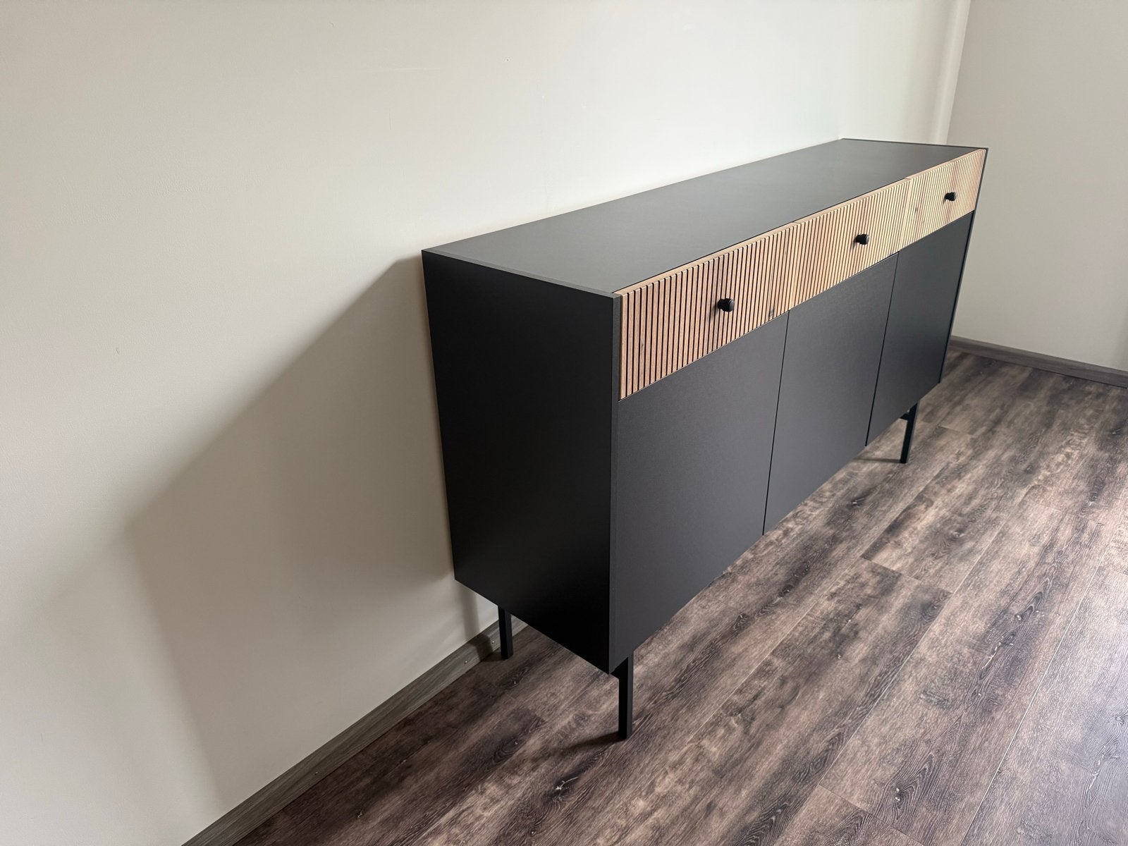 Stijlvol dressoir met lades en deuren, Ophalen, 150 tot 200 cm, Zo goed als nieuw, Met lade(s)