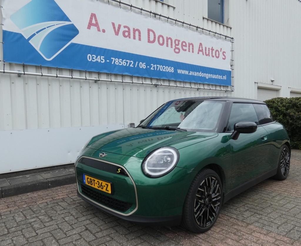 Mini COOPER SE COOPER SE FAVOURED M 54.2KWH,Pano,Led,Navi,Ca, Automaat, Gebruikt, Overige modellen, 4 stoelen