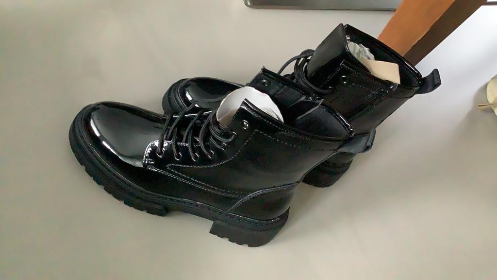 Dames boots Lak NIEUW, Zwart, Lage of Enkellaarzen, Nieuw, Ophalen of Verzenden