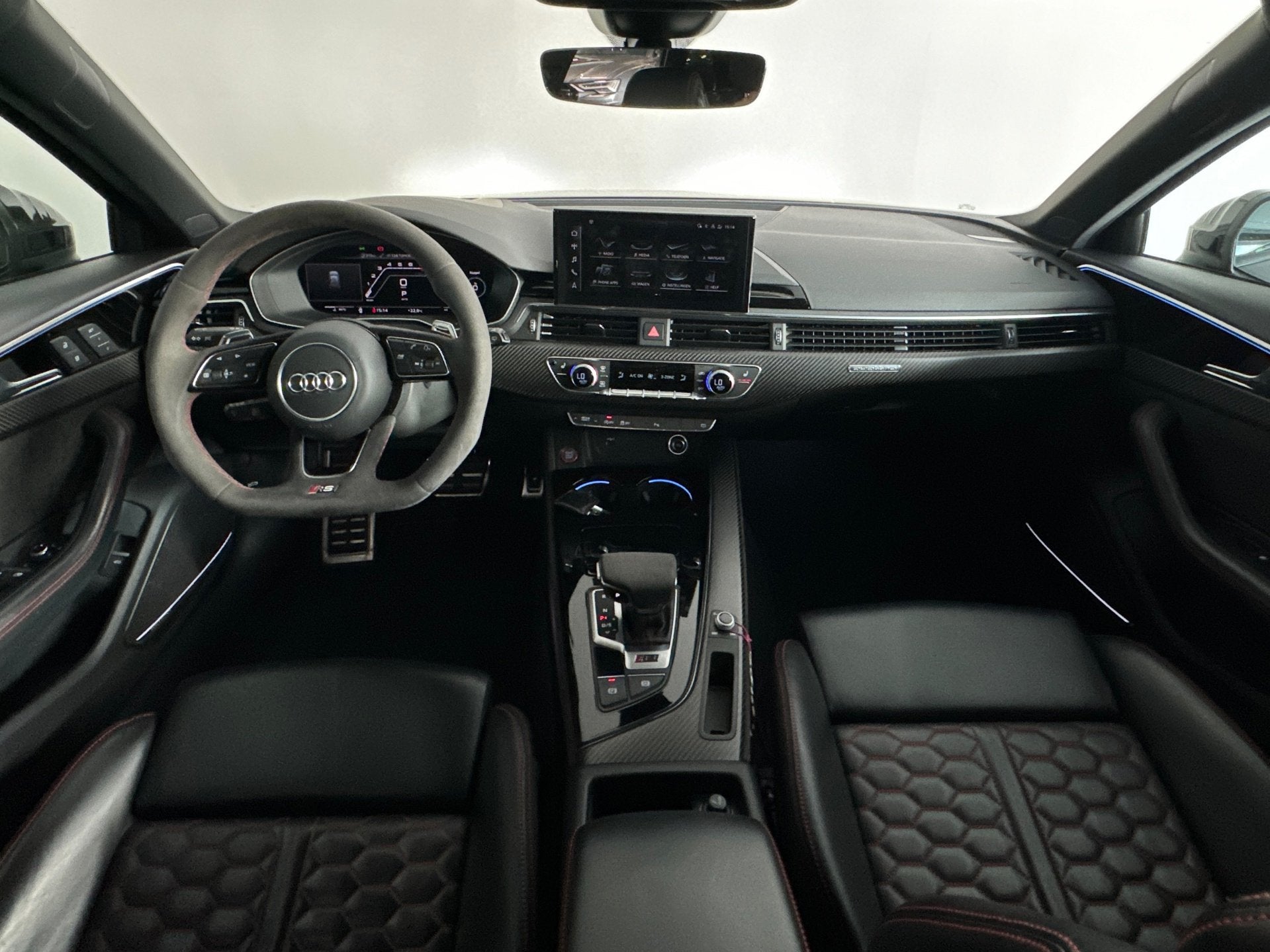 Foto 4 van Audi RS4 Avant 2.9 TFSI quattro Pano|Ceramic|B&O|HuD|Carbon