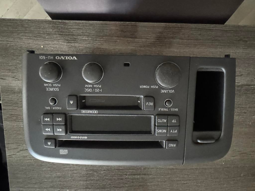 Volvo autoradio HU-601, Ophalen of Verzenden, Gebruikt, Volvo