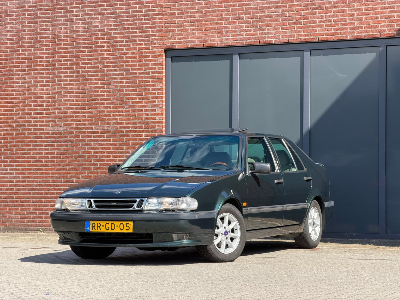 Saab 9000 Anniversary – Origineel NL – 200 pk – Nieuwe APK, Auto's, Saab, Voorwielaandrijving, Beige, 4 cilinders, Handgeschakeld
