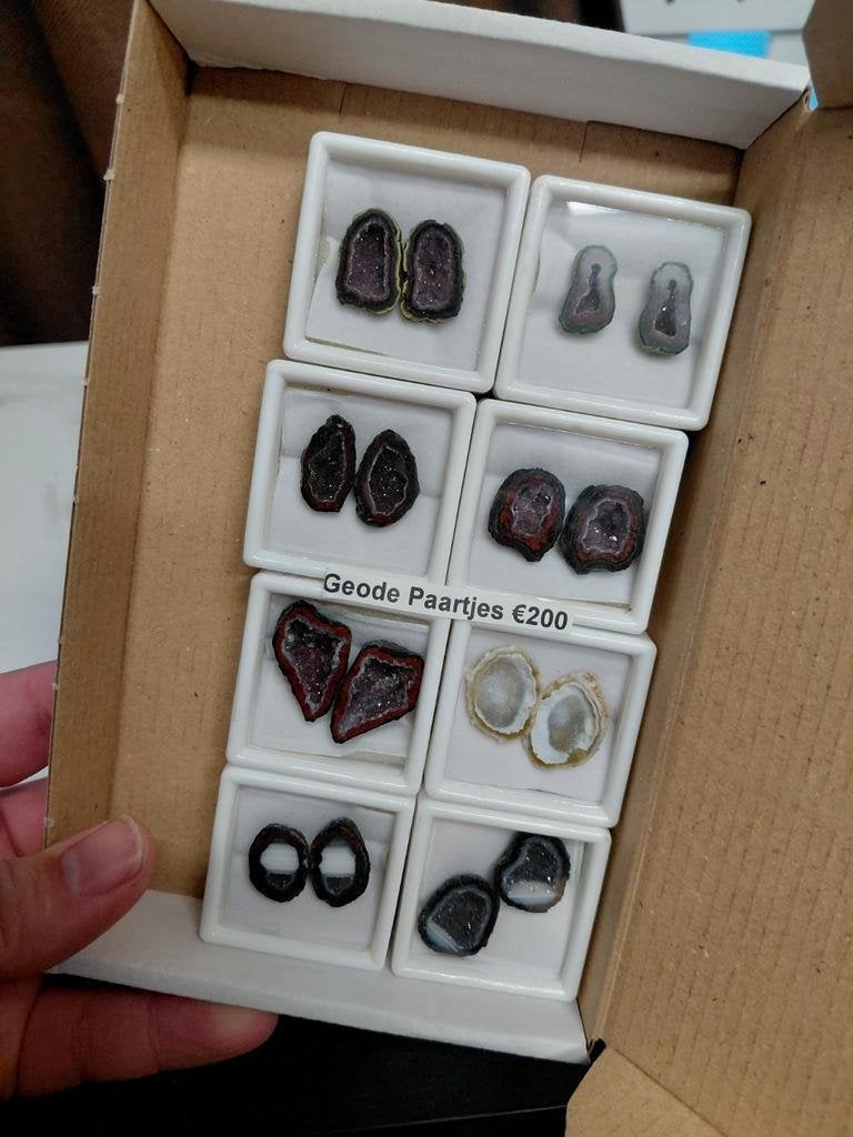 8 doosjes met mini geodes edelsmid, Ophalen of Verzenden