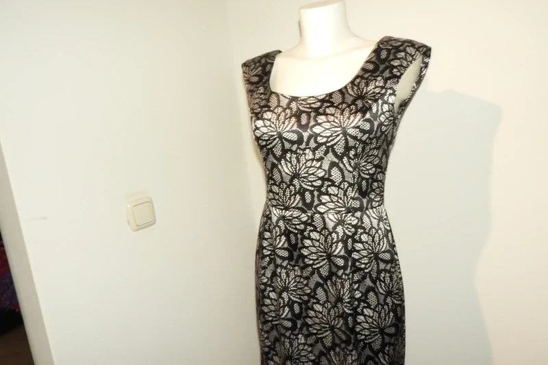 Joseph Ribkoff satijn achtige jurk mooie print bloemen D36, Kleding | Dames, Joseph Ribkoff, Zo goed als nieuw, Knielengte, Maat 36 (S)