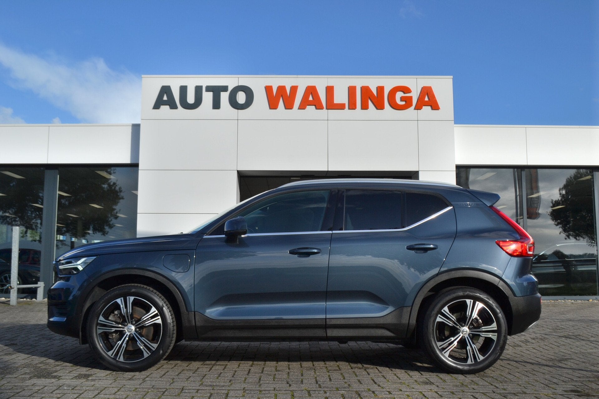 Volvo XC40 1.5 T4 Recharge Inscription | Achteruitrijcamera, Dealer onderhouden, Stof, Blauw, Bedrijf