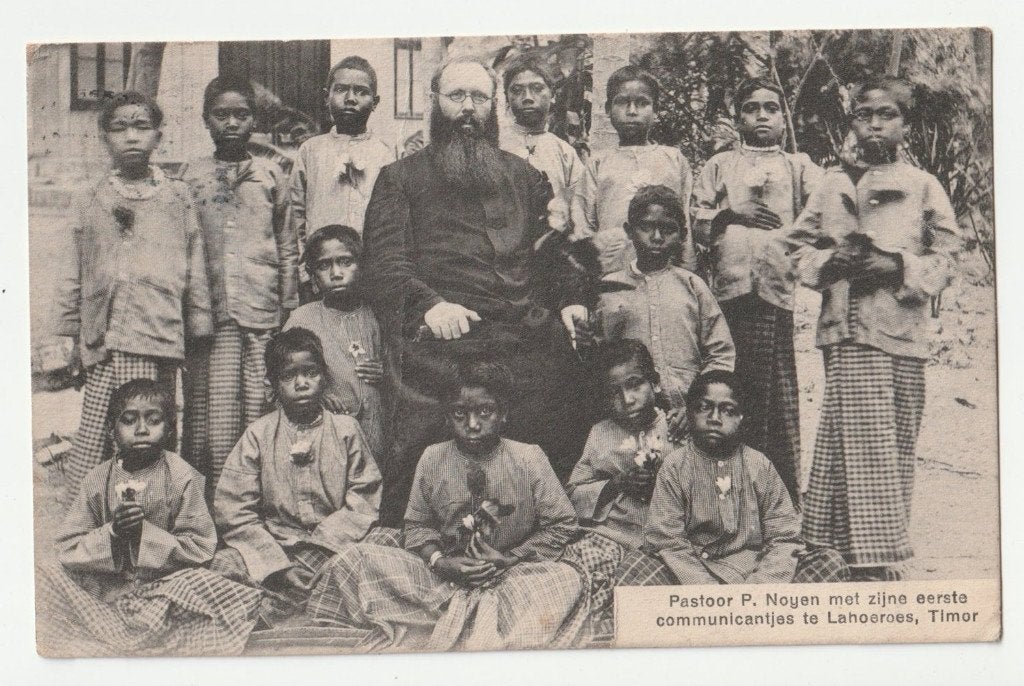 Timor Pastoor P. Noyen Lahoeroes communie 1914 / vouw, Verzenden, Voor 1920, Gelopen, Buiten Europa