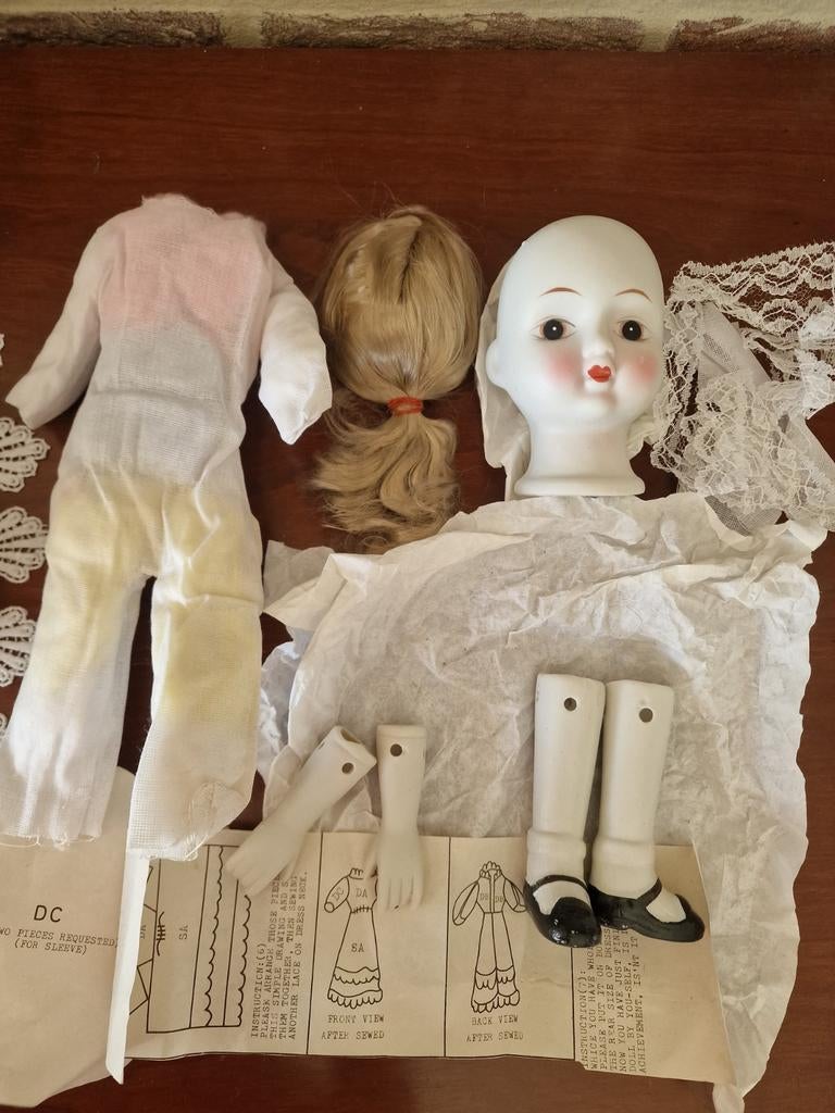 Onderdelen voor het maken van porseleinen poppen, Ophalen of Verzenden, Gebruikt, Overige typen