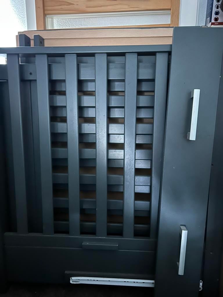 Grijze box, Ophalen, Gebruikt, Vierkant, In hoogte verstelbaar