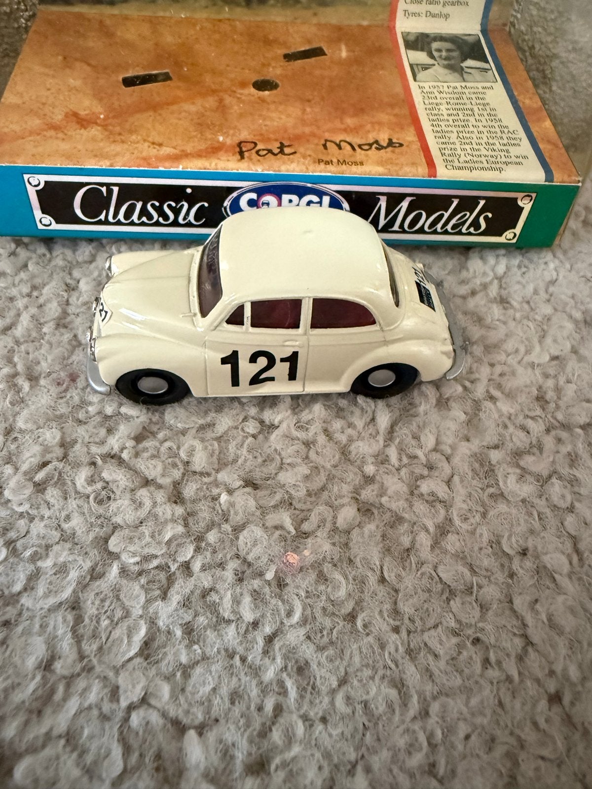Corgi Classic Models Morris Minor 121 Pat Moss, Ophalen of Verzenden, Nieuw, Auto, Corgi