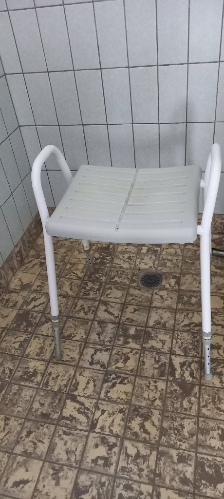 Zeer degelijke douchekruk, Ophalen, Zo goed als nieuw