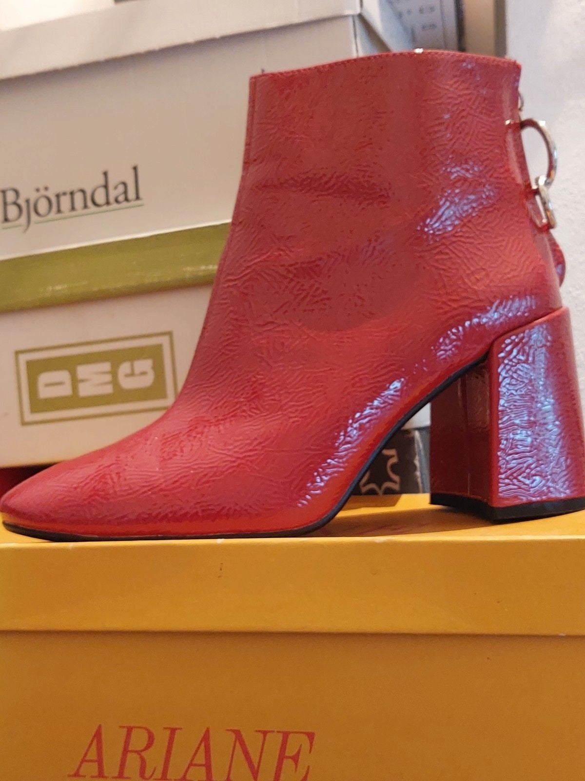 Leuke rode laklaarzen met blokhak, Kleding | Dames, Schoenen, Zo goed als nieuw, Lage of Enkellaarzen, Rood, Ophalen