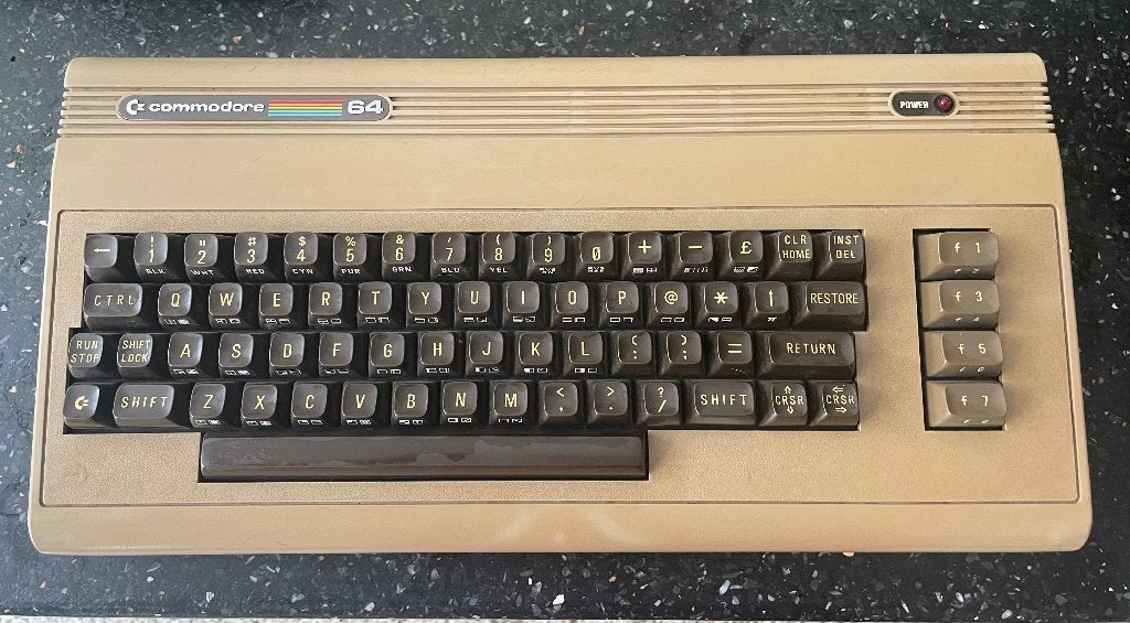 Commodore 64 met 2 joysticks, spellen en handleidingen, Computers en Software, Vintage Computers, Ophalen, Commodore C 64