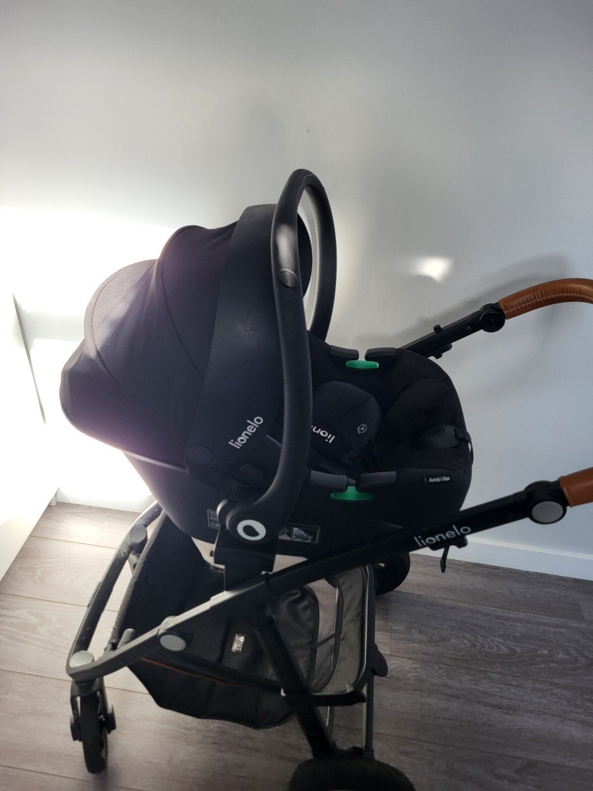 Lionelo Combiwagen met Reiswieg en Autostoeltje, Met autostoeltje, Zo goed als nieuw, Combiwagen, Ophalen