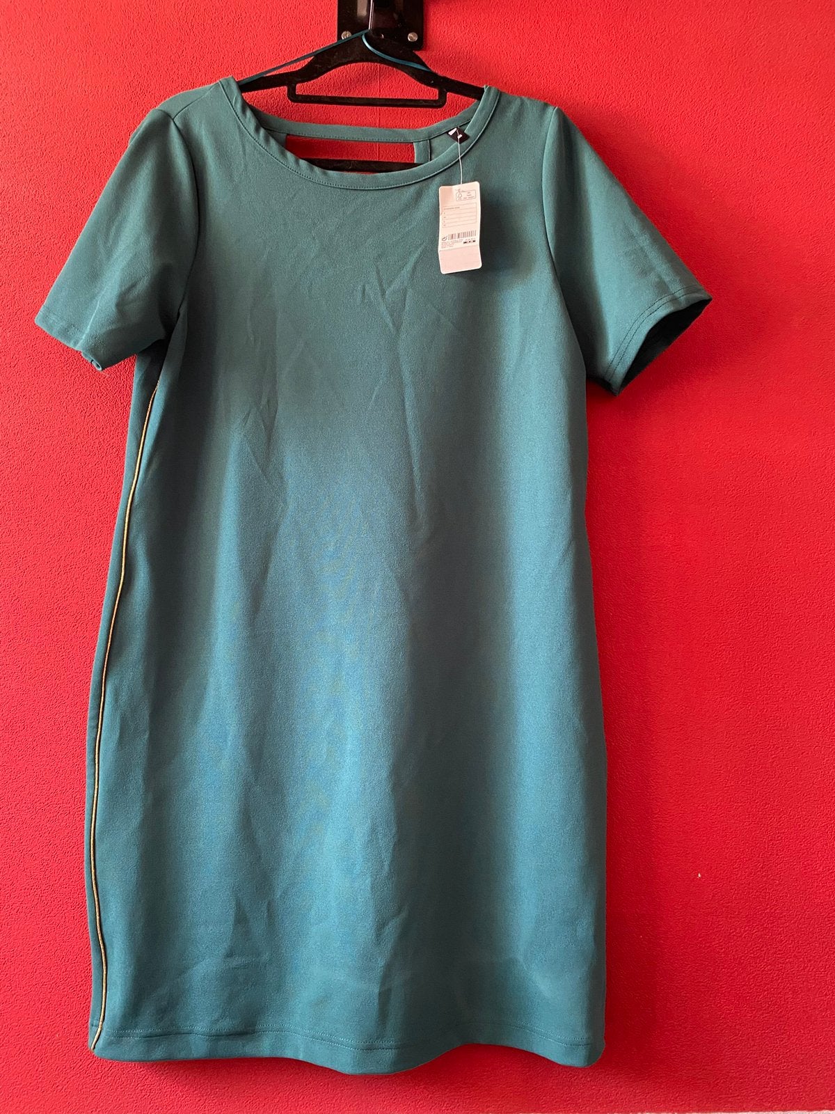 Groene jurk met gouden bies van Hema maat M . NIEUW, Maat 38/40 (M), Nieuw, Ophalen of Verzenden, Boven de knie