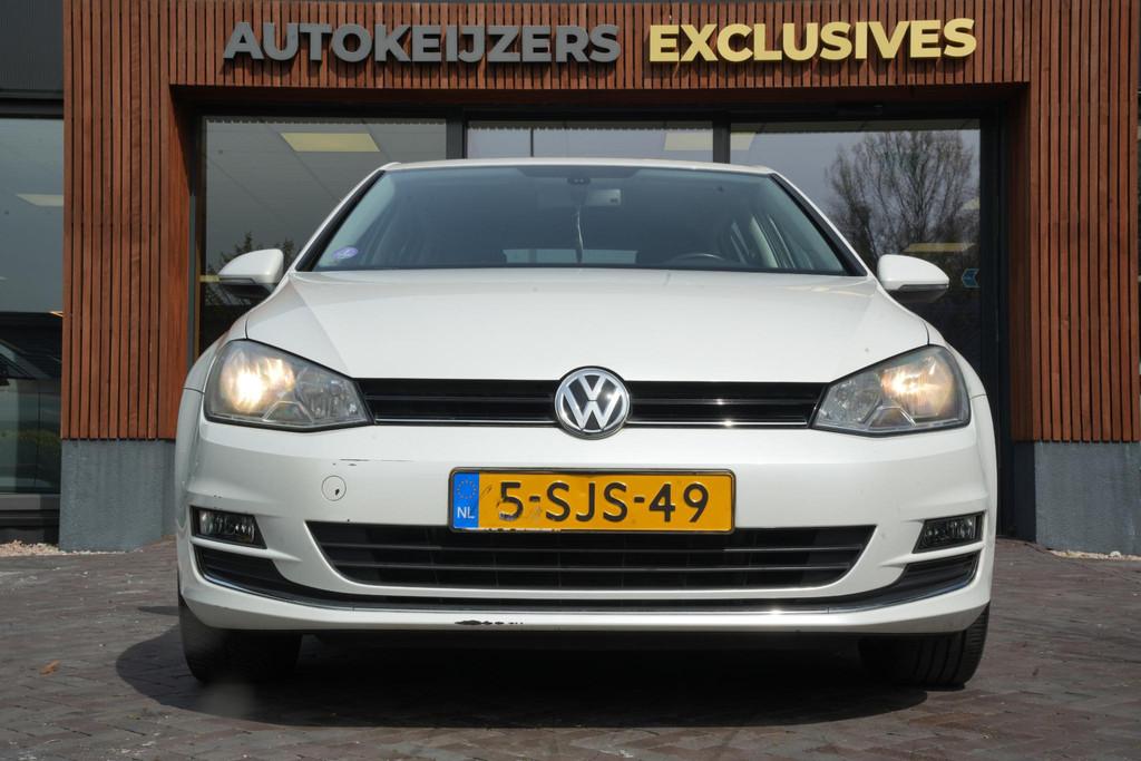 Volkswagen Golf 1.2 TSI Highline Cruise Control Groot Scherm, Auto's, Voorwielaandrijving, Euro 5, Gebruikt, Zwart