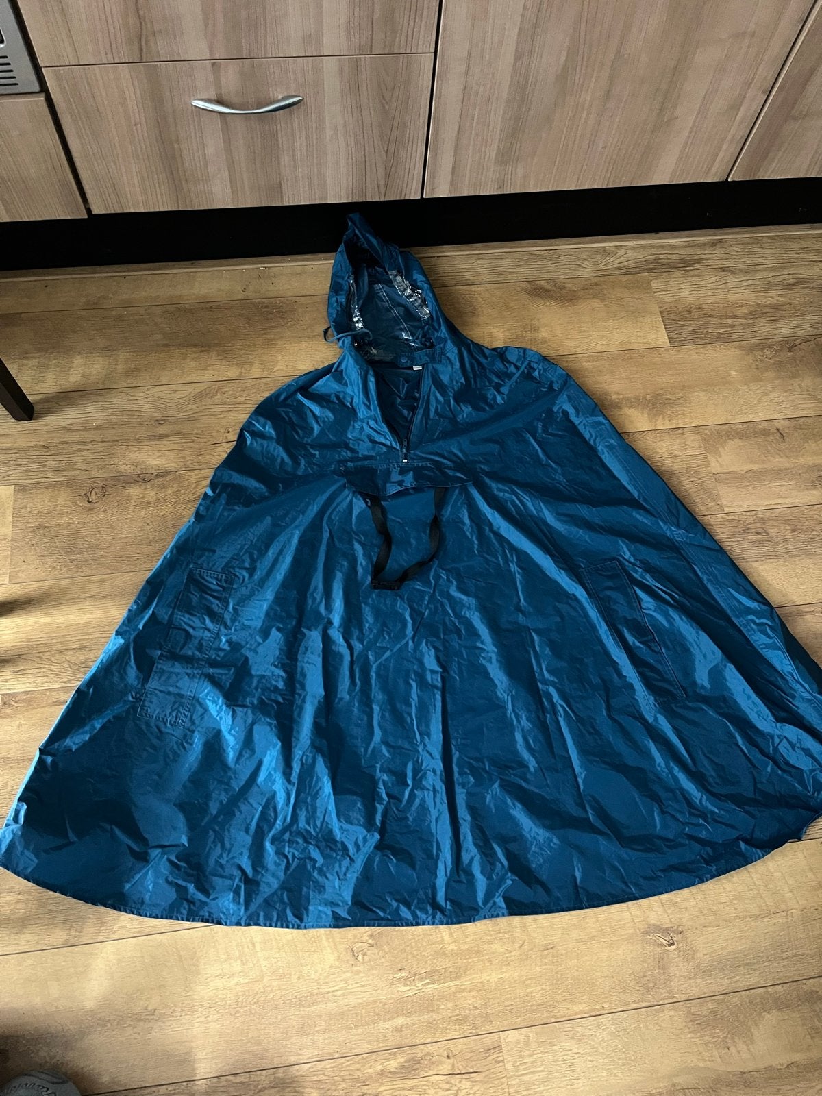 Hema Regenponcho - Blauw, Caravans en Kamperen, Ophalen of Verzenden, Gebruikt, Regenpak, Dames